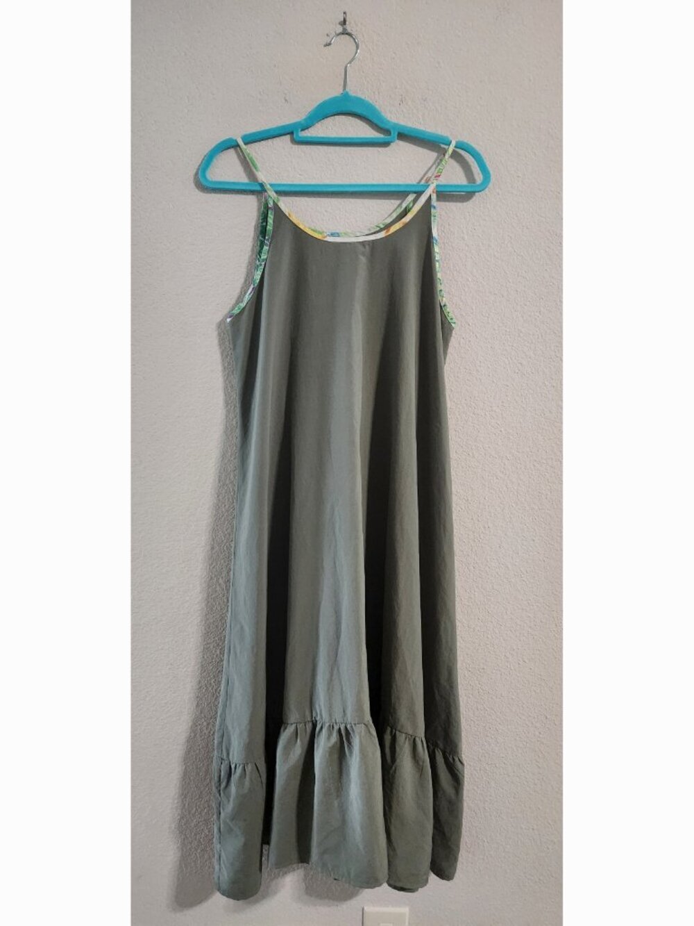 Koch Dress Women’s Medium Olive Green Midi Dress Flowy
